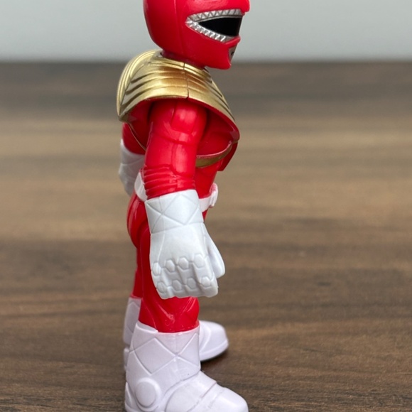 Imaginext Mighty Morphin POWER RANGERS RED & Gold Power Ranger Action Figure Toy - Picture 2 of 8